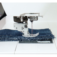 Školení elektronický šicí stroj s IDT, AcuFeed podáváním Brno Školení elektronický šicí stroj s IDT, AcuFeed podáváním Brno