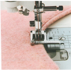 Patka s pravítkem pro šicí stroje do 7 mm Patka s pravítkem pro šicí stroje do 7 mm