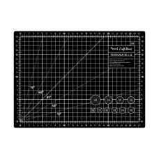 Řezací podložka TEXI BLACK 30 x 22 cm, 5vrstvá, zesílená Řezací podložka TEXI BLACK 30 x 22 cm, 5vrstvá, zesílená